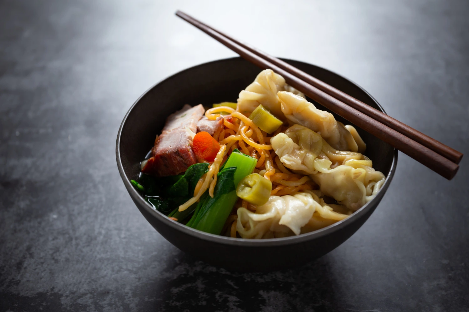 Mie Suit